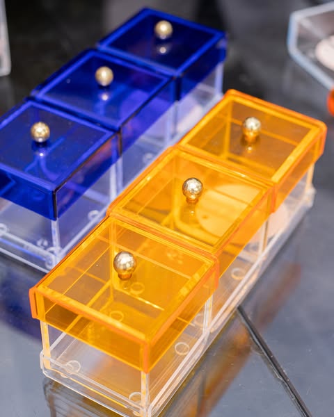 Bright Plexi Nut Box