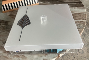 Leafline Plexi Square Box